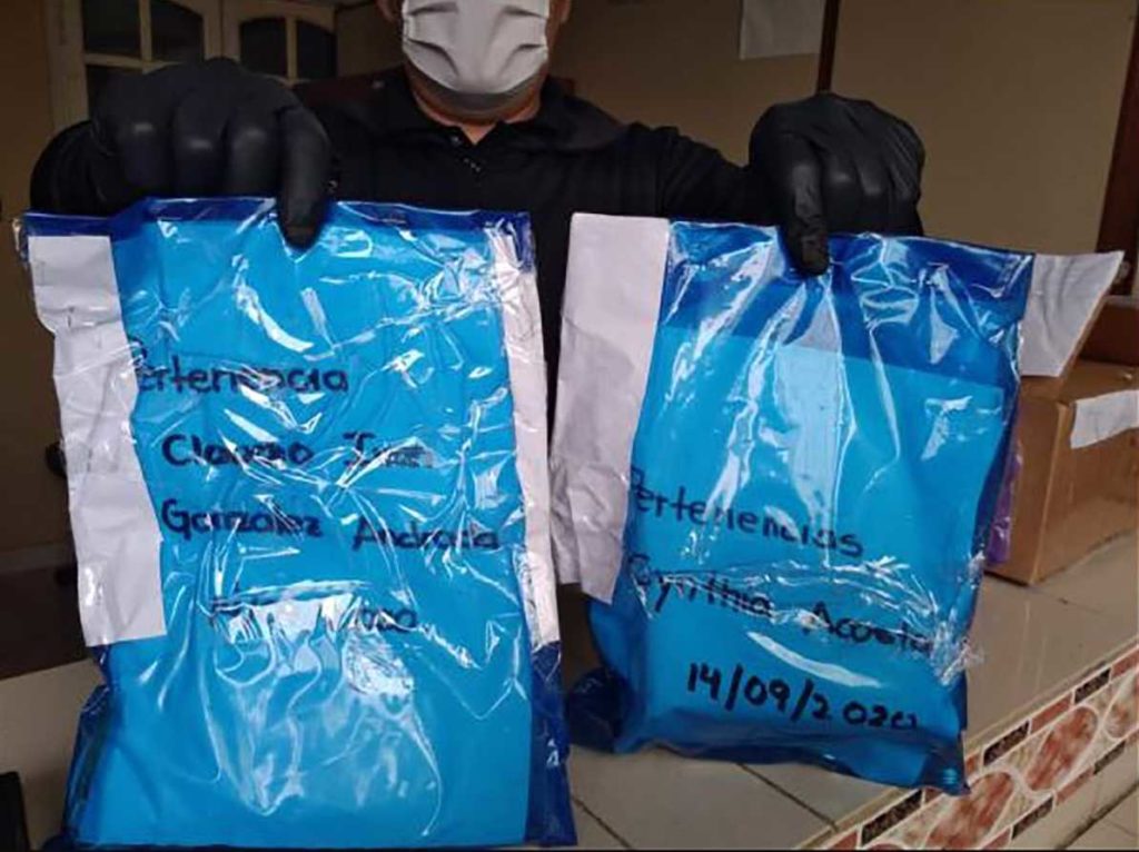 Personas detenidas por cocaína